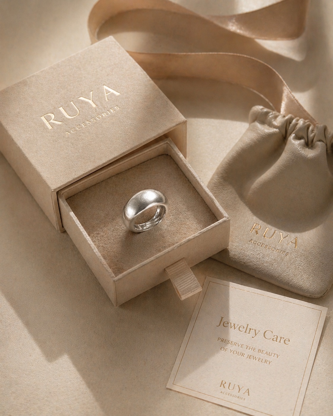 Minimalistisk børstet ring – elegant og tidløs design