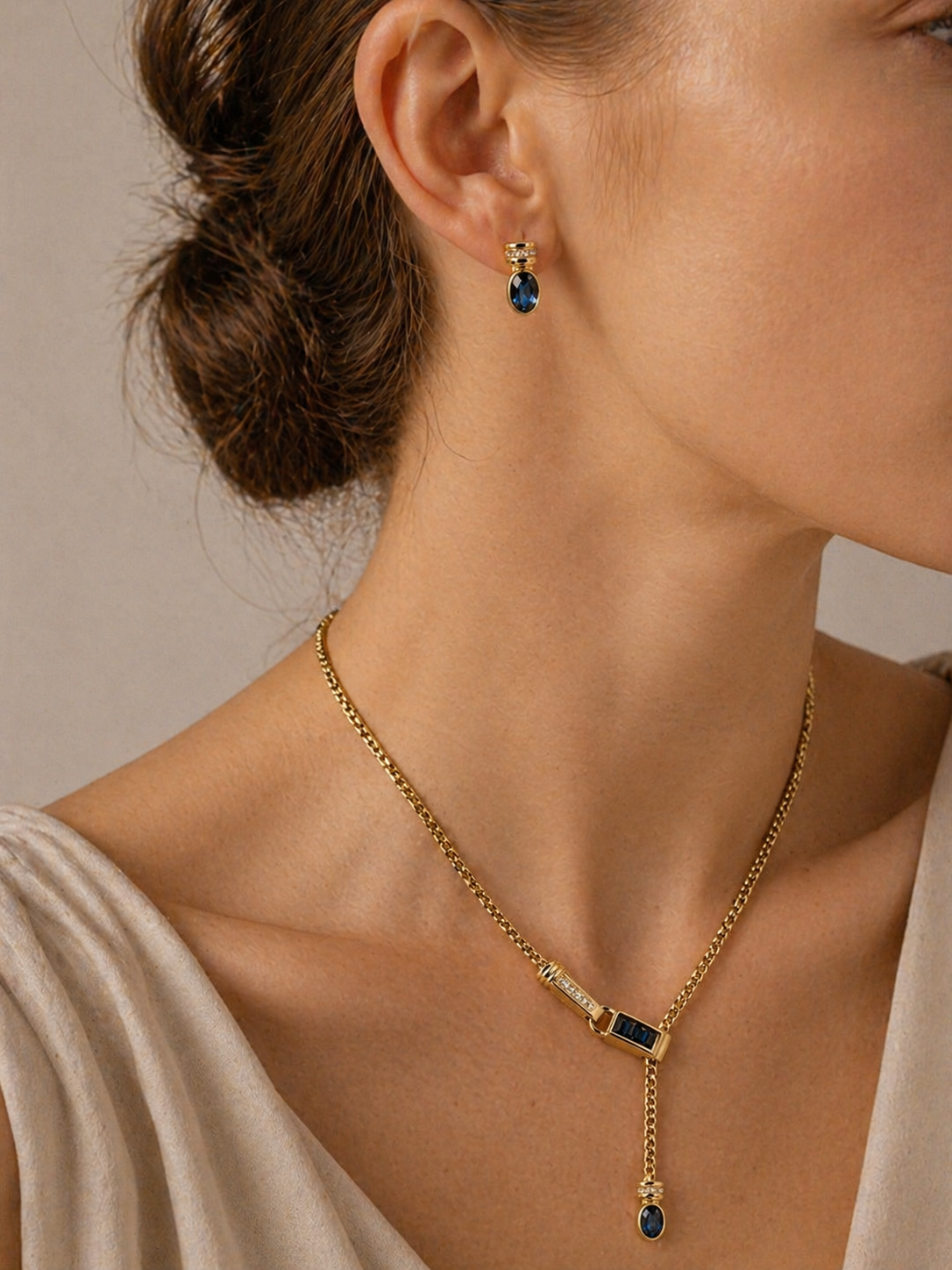 Elegant halskjede med anheng – moderne design med matchende ring