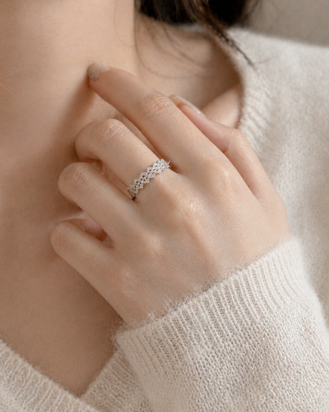 Sølvring i 925 sterling – romantisk blondedesign med hjerte
